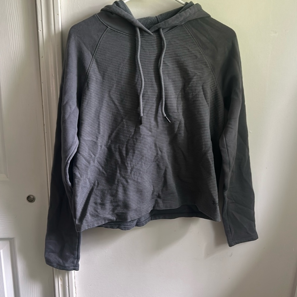 Under armor cropped gray hoodie